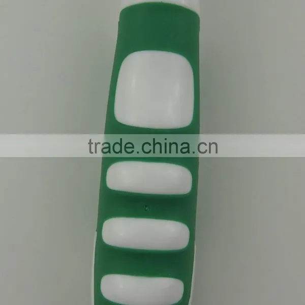 FDA Travel Folding Toothbrush Pantone Color WUXI Nylon Bristle photo-3
