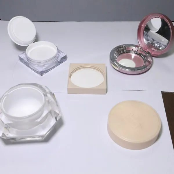 Thick-Wall Cosmetic Jar Injection Molding Service: 1x4 Hot Runner, Hardened S136, Mirror Finish, IATF 16949