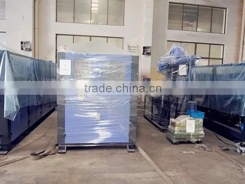 4 Cavity Automatic Blow Moulding Machine photo-4