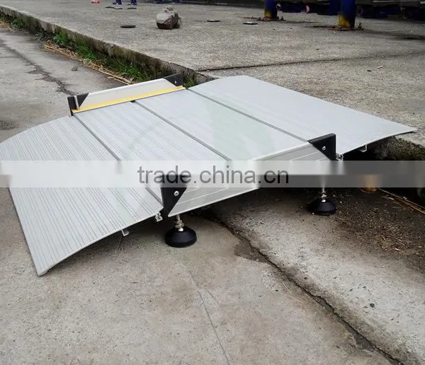 Customized Design Lightweight Aluminium Alloy Folding Wheelchair Ramp photo-5