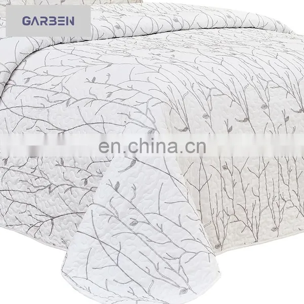 Wholesale Comforter Folded Soft Microfiber Lightweight Coverlet For All Season Fabric Embroidery Quilt photo-2