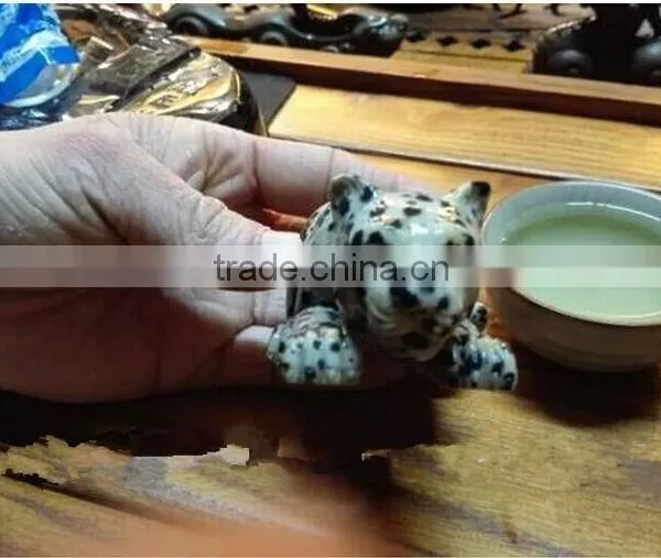 Hand Carved Funny Dot Stone Crystal Leopard Animals Figurine photo-2