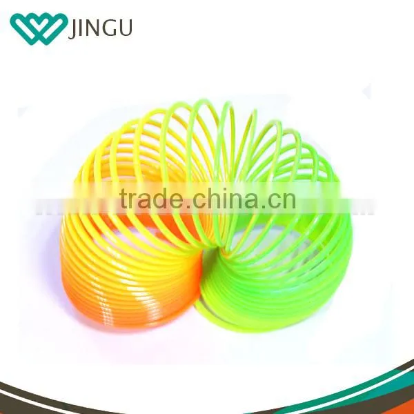 Hot Toys for Christmas Plastic Rocking Toys for Kids Kids Spring Toys Neon Color Rainbow Circle Spring