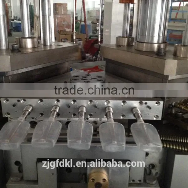 China Supplier FD Manufacturing Plastic Bottle Injection Blow Mould/mold photo-3