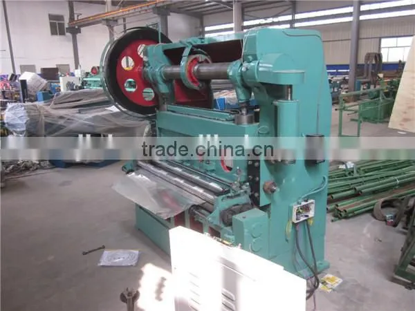 Expanded Diamond Punching Hole Metal Mesh Machine photo-3