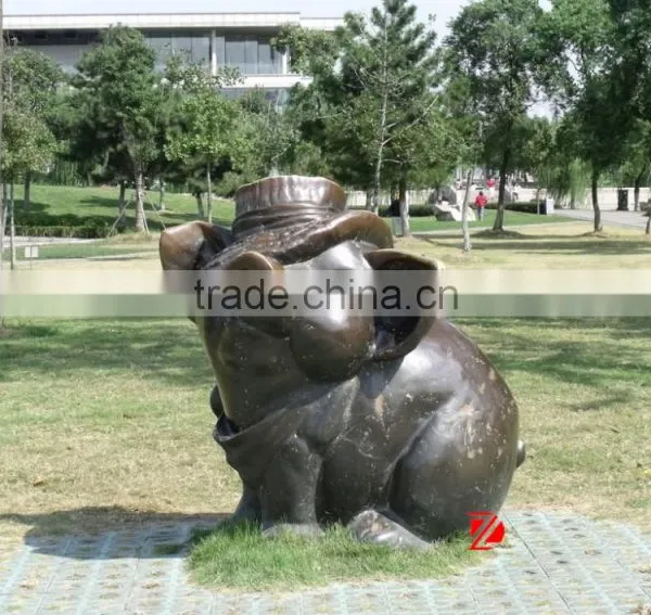 Funny Bronze Lying Small Pig Sculpture for Park Decor photo-3