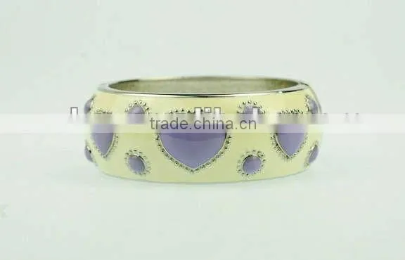 Fashionable Girl's Big Metal Bangle