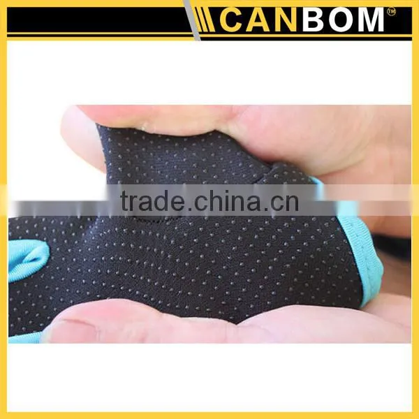 China Exercise Gym Fitness Sport Gloves/Gym Training Short Finger Gloves photo-3