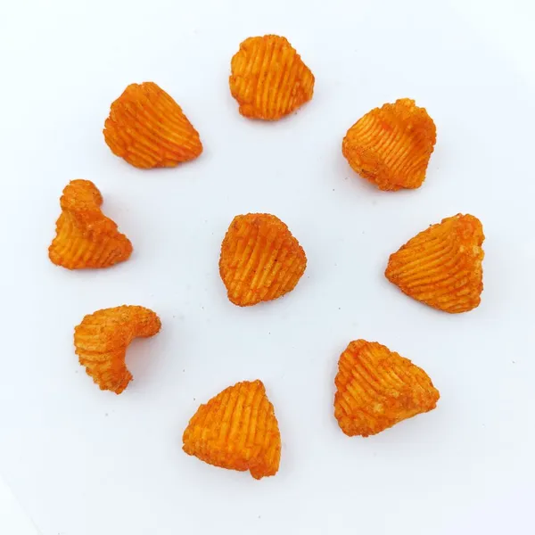 Wholesale Fried Kimchi Flavor Wavy Triangle Rice Crackers, Crispy Grain Puff Snacks, Asain Savory Grain Snacks OEM Private Label photo-4