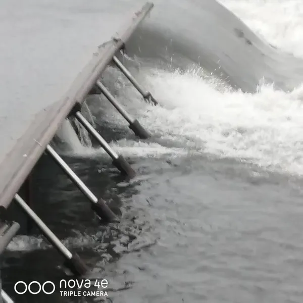 Movable Collapsible Water-Filled Barrier for Temporary River Flood Control photo-4