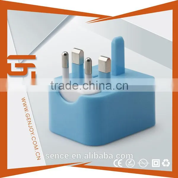 Universal Travel Adapter With USB Port Charger photo-2