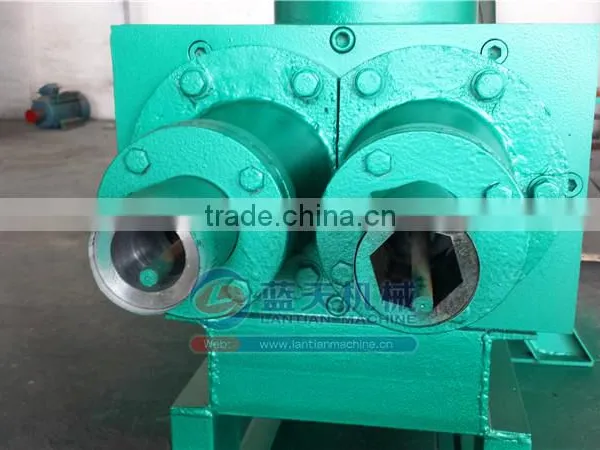 Extruding Type Charcoal Log Making Machine photo-3