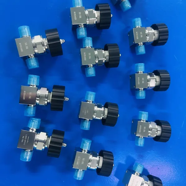 Male Thread VCR Connector Left Input, Right Output Laboratory Pneumatic Diaphragm Valve