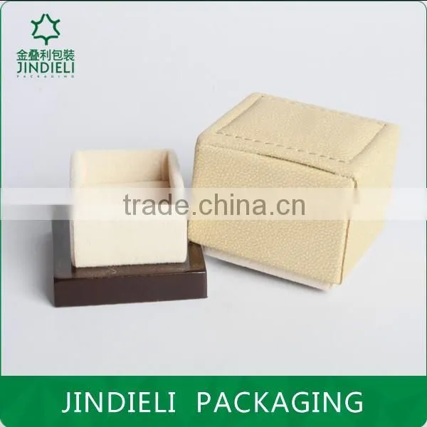 Tiny Lovely Velvet Off-white Ring Gift Box photo-2