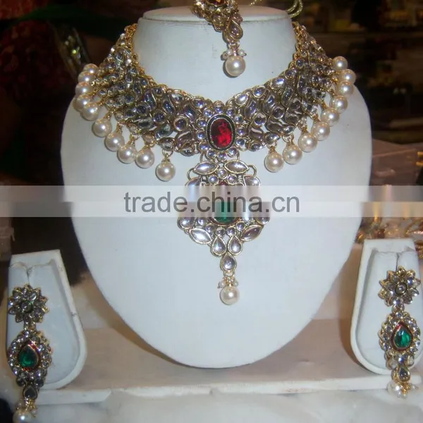 Gold Tone Kundan Pearl Choker Necklace Earring Set photo-2