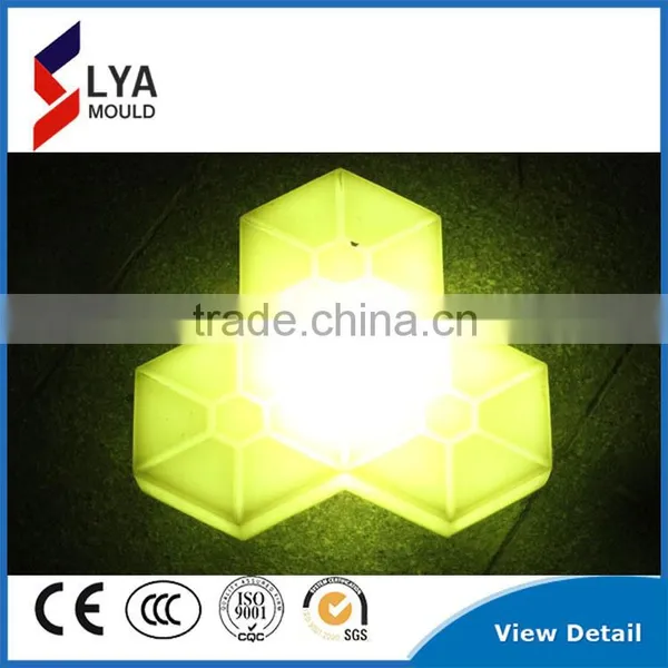 2016 Zhengzhou IP68 Plastic Led Maple Leaf Border Light for Road photo-3