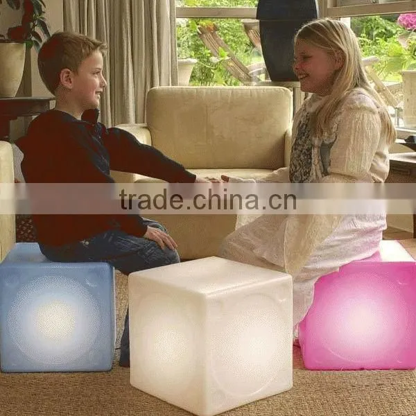 CE Rohs SGS Approval Decorative Different Size 16 Colors Rechargeable Lighting Plastic LED Cube photo-2