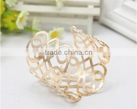 American Stylish Twist Heart Shape Hollow Bangle,women Gift Gold Bangles Wholesale photo-2