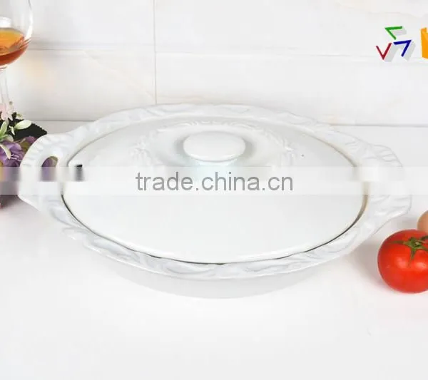 13.5" Oval Porcelain Bakeware With Lid photo-2
