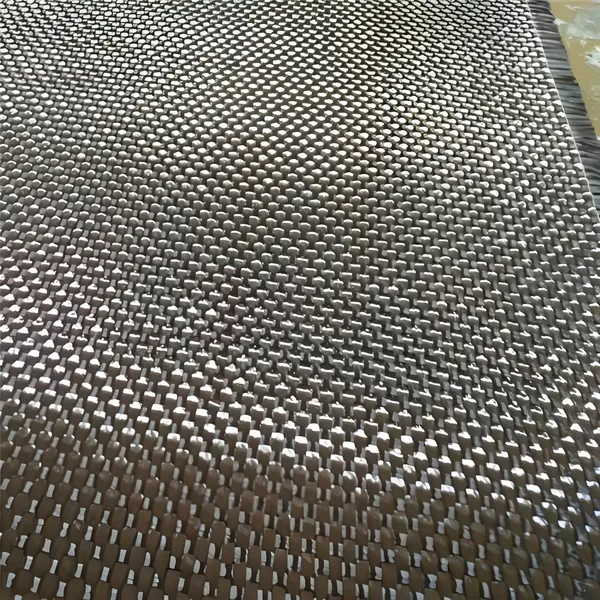 Carbon Fiber Fabric 240g/m2 2x2 Köper 0.4mm Dicke 3600MPa Zugfestigkeit 45% Kohlenstoffgehalt photo-3