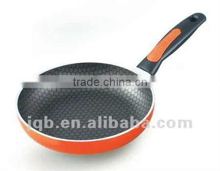 Honey-comb Design Inside Non-stick Fry Pan photo-6