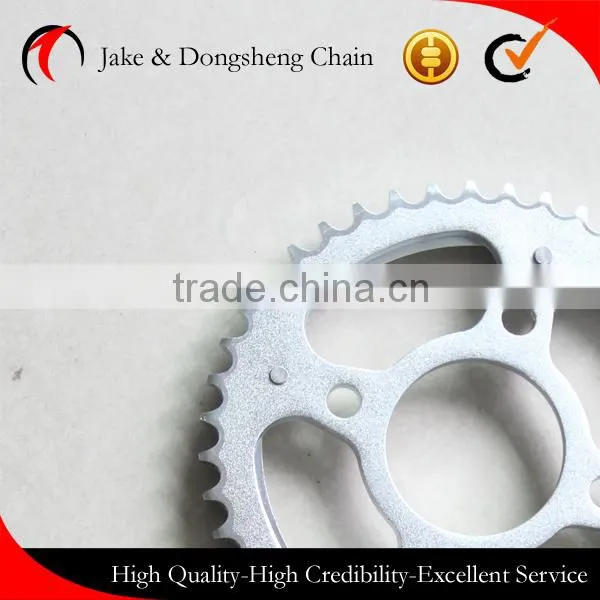 Copper Golden Motorcycle Chain Drive Sprocket 428/428H/520/530/525 Motor Chain and Fine Blanking Bajaj Pulsar Sprocket per Set photo-3