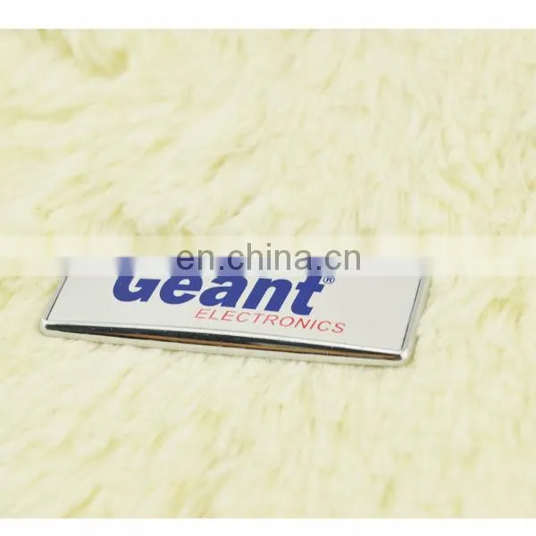 China Manufactured High Quality Custom Metal Logo for Handbags photo-3