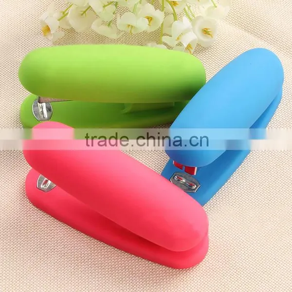 Normal Colorful Economical Plastic Stapler Very Cute for Office photo-2