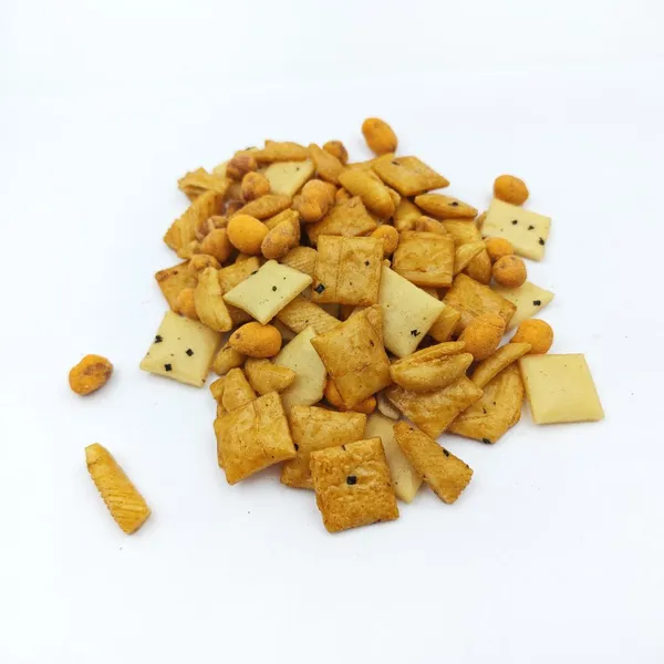 Factory Supply Assorted Baked Rice Cracker & Seasoned Peanut Mix, Multi Shape Savory Mixed Snack Blend, Custom Flavor photo-3