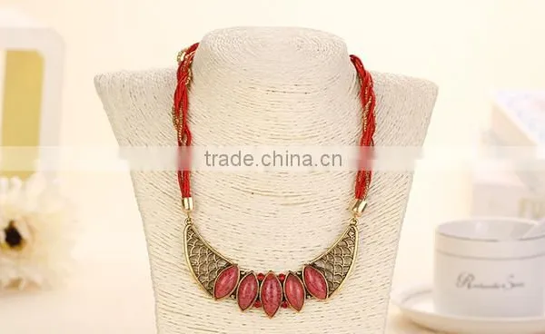 Fashioable New Trendy High-end Gemstone Necklace Vintage Geometric Necklace Wholesale photo-5