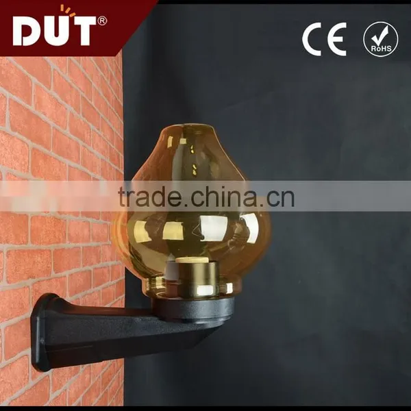 Made in China Constant Color Garden Use Outdoor Plastic Acrylic Wall Lamp