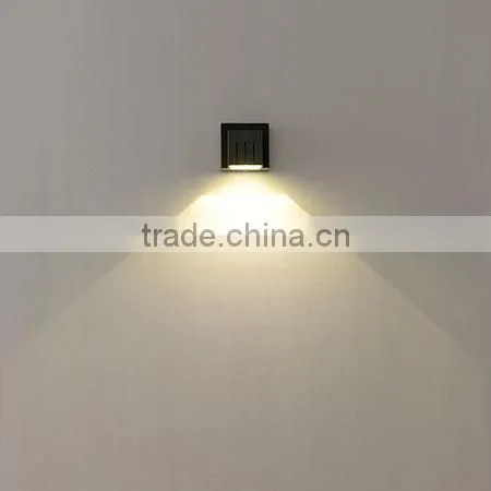 Cheap Garden Waterproof Recharged Pir Sensor Wireless Led Outdoor Wall Lamp photo-4