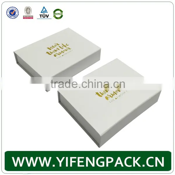 Custom White Cardboard Paper Packaging T-shirt Box photo-2