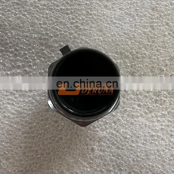 CNHTC SITRAK MAN MC11/MC13 Motor Assembly Motor Parts 202V27421-0313 Engine Oil Pressure Sensor photo-4