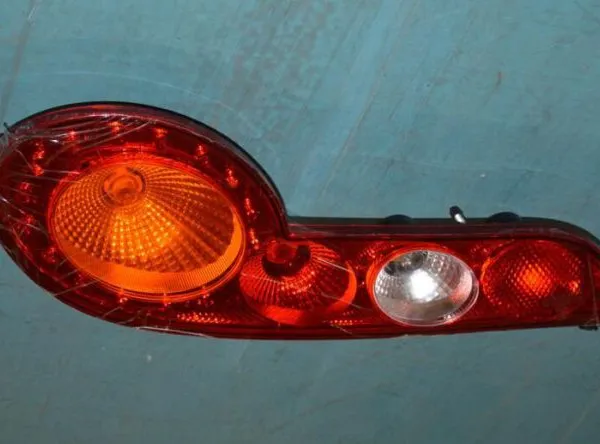 Bus Parts 236100880 Auto Electrical Parts Tail Light Left Side Lights for Kinglong photo-2