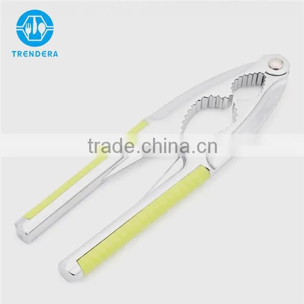 First Rate Metal Steel Pecan Nut Cracker photo-2