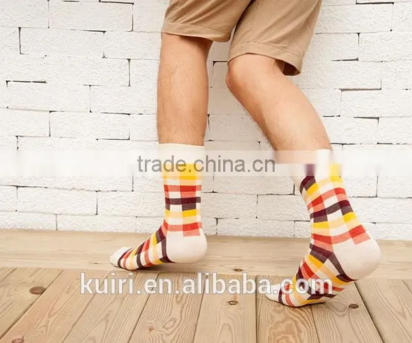 New Fashion Men's White and Black Socks Novelty Stripes Grid Short Sock Winter Autumn Men 100 Cotton In Tubes Socks photo-6