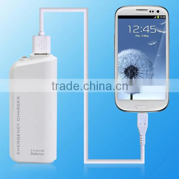Wholesale OEM Emergency Mobile Phone Charger Using 2AA Battery With LED Lighting photo-2