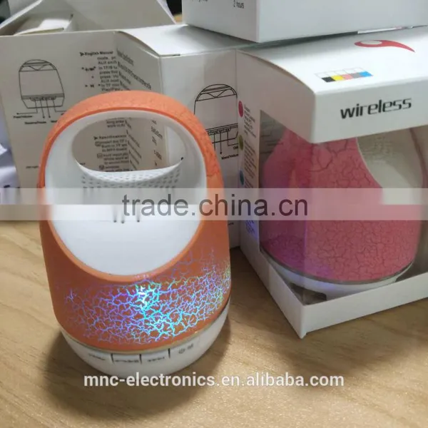 2016 Portable Fashion Handle Design Led Crackle Custom Logo Printing Wireless Mini Speaker photo-3