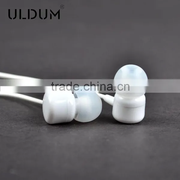 ULDUM Best Selling Bass Earphone Illuminated Candy Earphone for Children and Girls photo-4