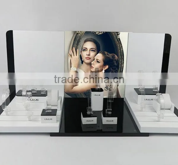 Fashional MDF Wood Watch Display Elegant Acrylic Wood Watch Showcase photo-2