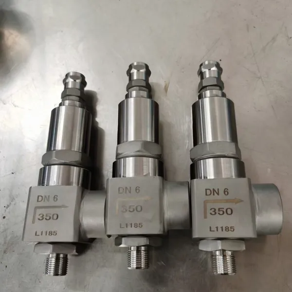 High Pressure ANSI Carbon Steel Flange Safety Valve for Industrial Pipeline photo-5
