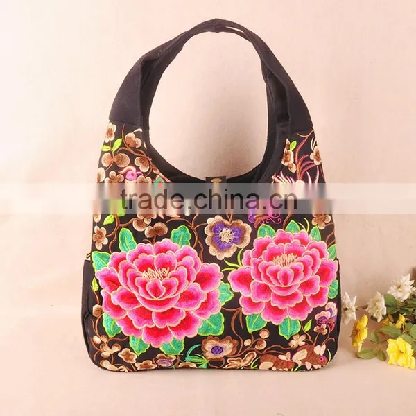 2016 Fashion Ethnic Embroidered Canvas Fabrics Shoulder Bag