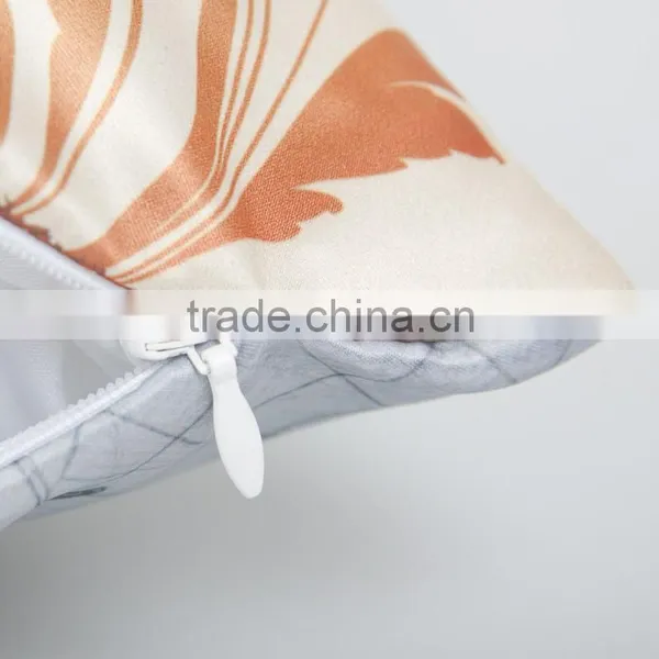 2016 Fashion Colors Faleless Digital Printing Cushion With Illustration photo-4