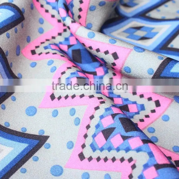 96% Polyester 4% Spandex Printed Fabric for Women Dresses Summer Outdoor Fabric photo-3