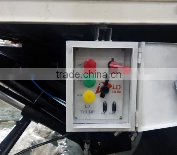 Export to MALDIVES Small Cargo Truck With Hydraulic Tail Lifting photo-3