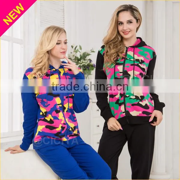 Fancy Colorful Leopard Printing Family Pajamas With Zip + Hood Design Winter Women Pajamas Set OEM photo-2