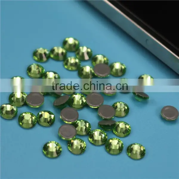 Top Quality Wholesale Peridot All Kinds of China Flatback Hotfix Glass Stone photo-5