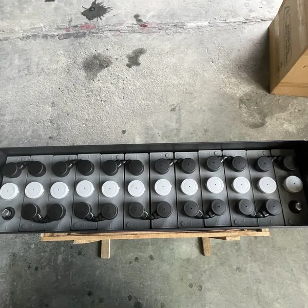 China Ventura Forklift Battery Pack 3EPZV420 Detailed Price 24V420AH photo-3