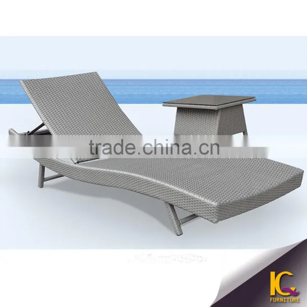 High Quality Furniture Outdoor Sun Loungers Rattan Beach Chair in Cheap Price